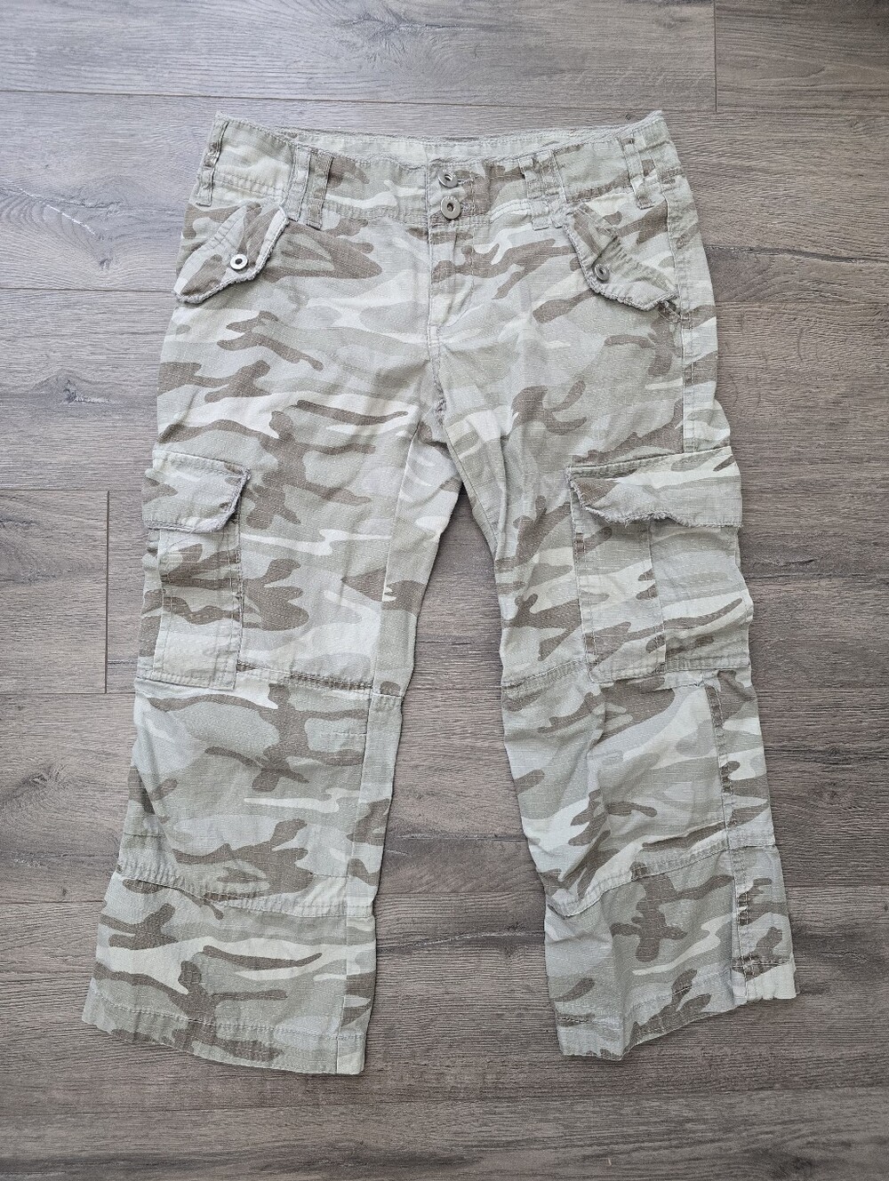BeBop Y2K Camouflage Pants Capri Size 3 Utility Cargo Lightweight Streetwear